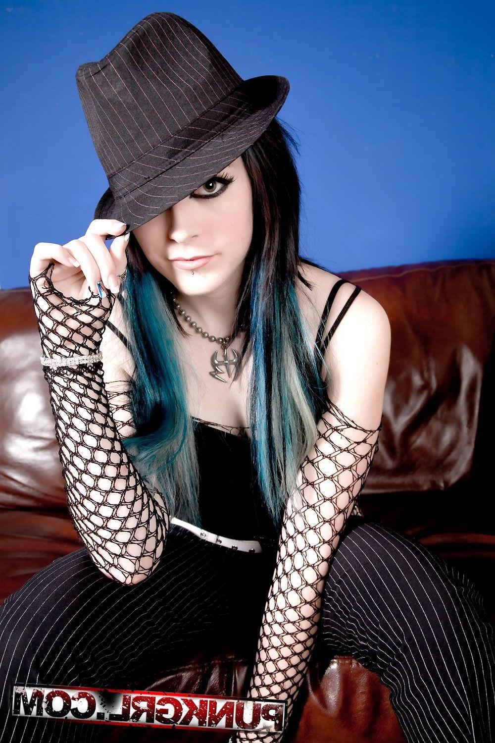 15P Pictures of Miss Kitty showing how fuckable she is
