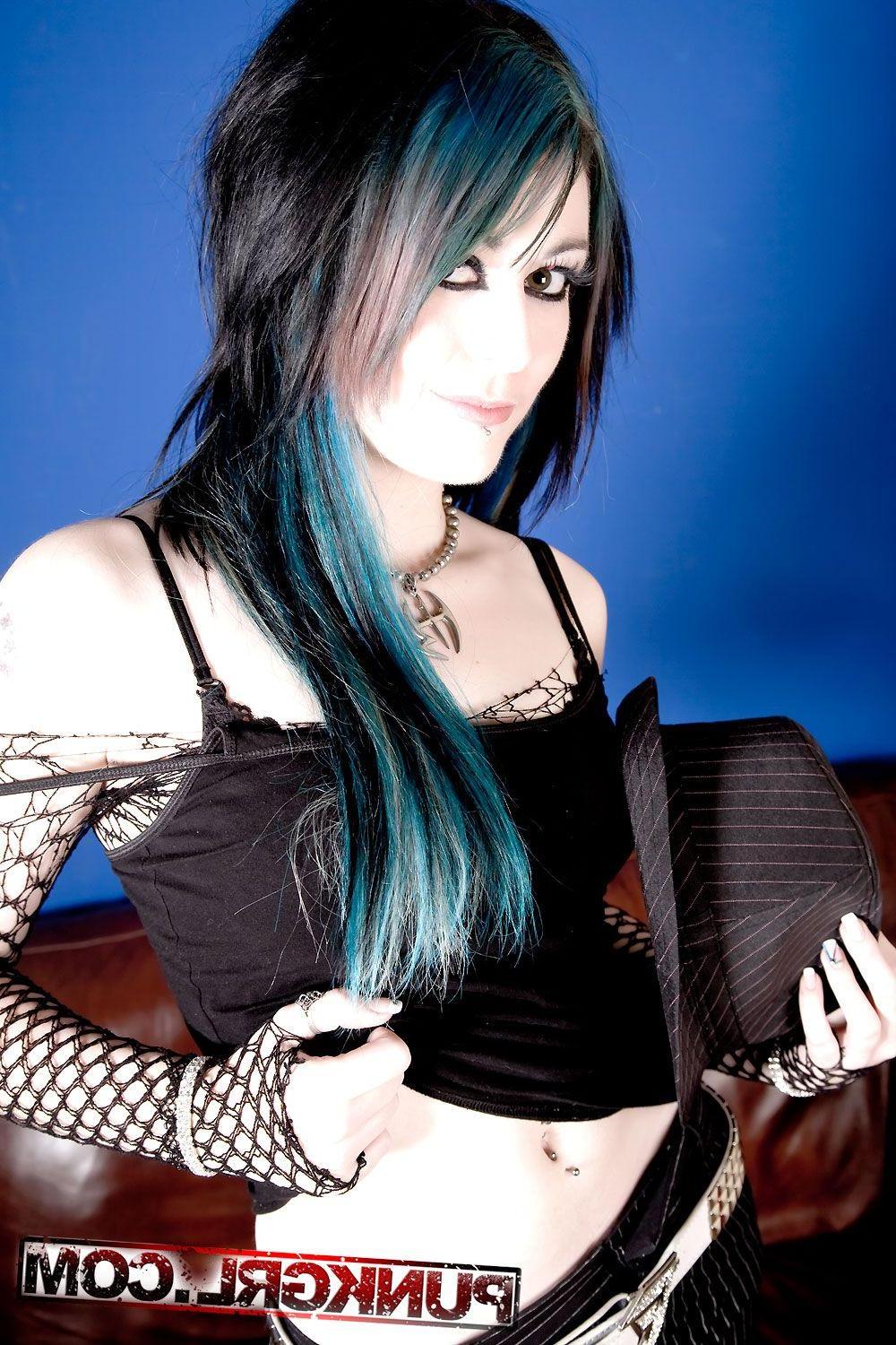 15P Pictures of Miss Kitty showing how fuckable she is