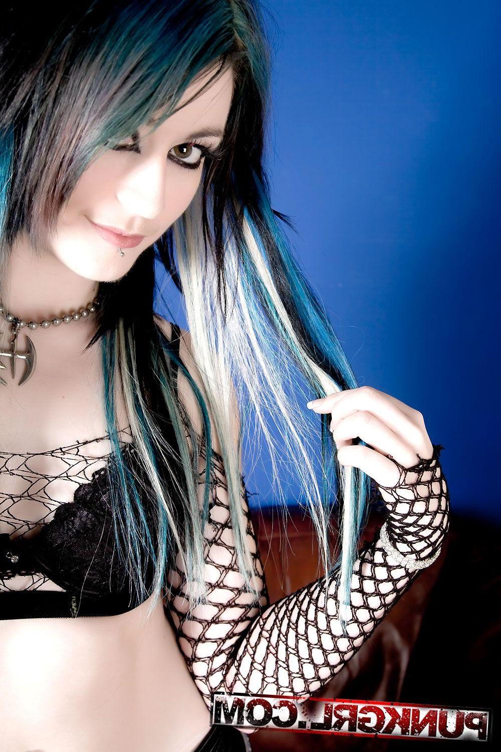 15P Pictures of Miss Kitty showing how fuckable she is
