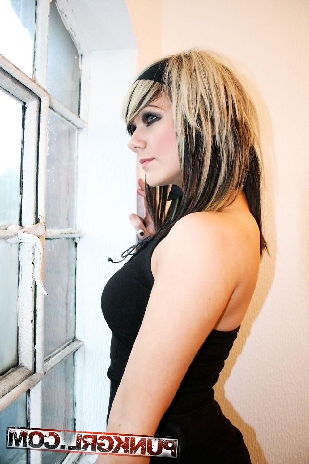 20P Pictures of Harriet showing how smokin hot she is
