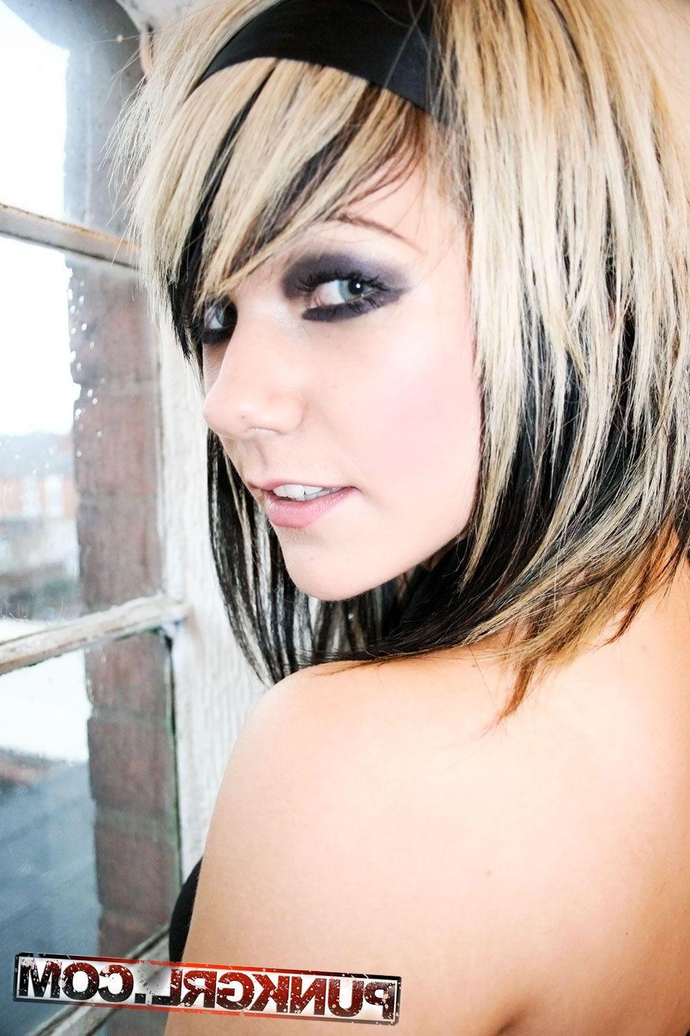 20P Pictures of Harriet showing how smokin hot she is