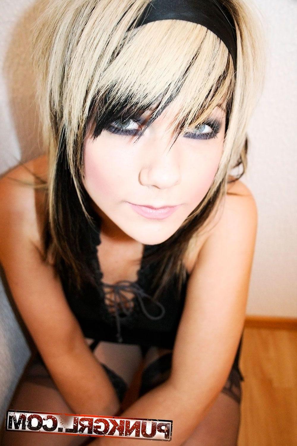 20P Pictures of Harriet showing how smokin hot she is