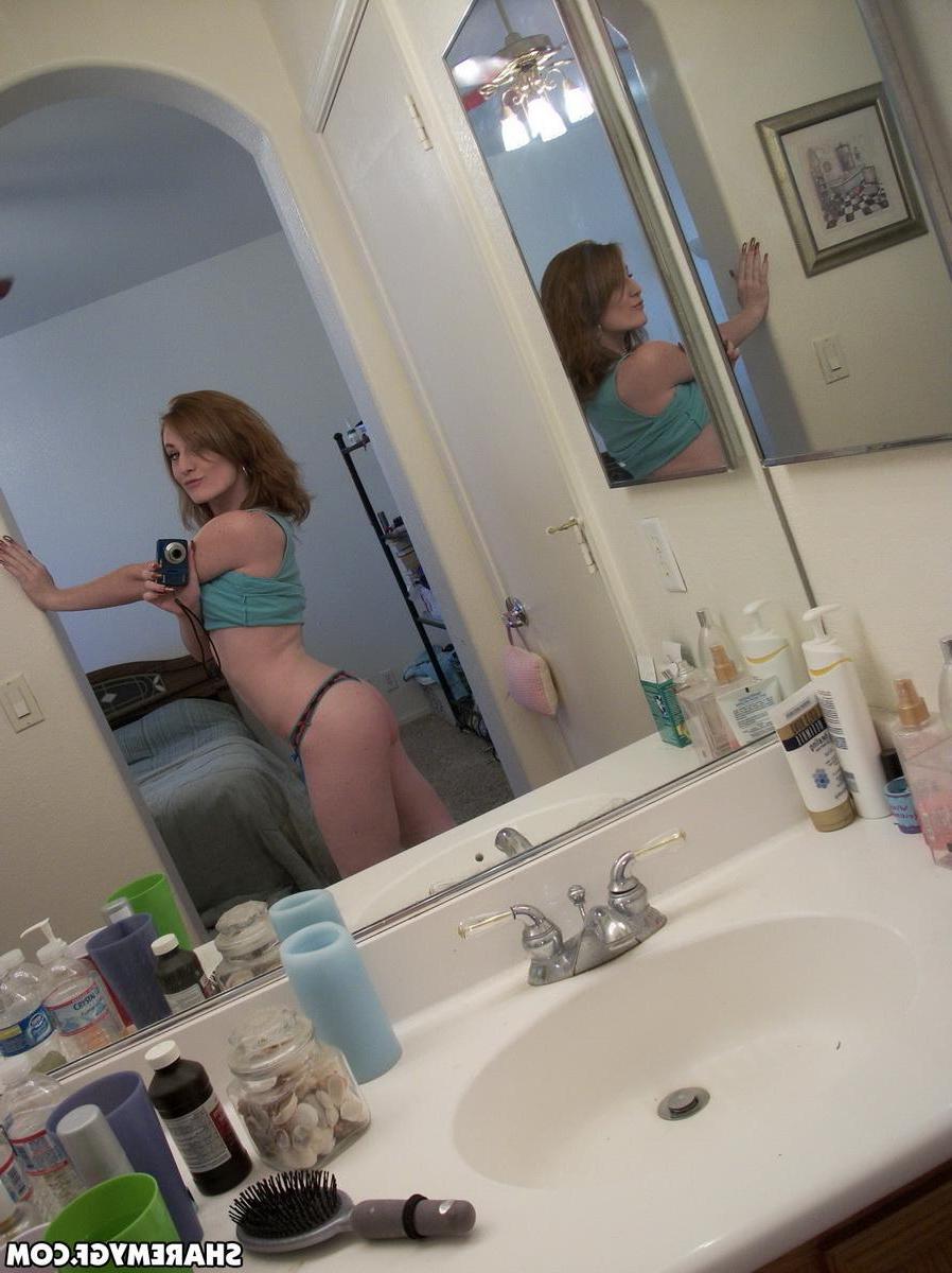 12P Sexy fit girlfriend takes selfshot pictures in the mirror for her boyfriend