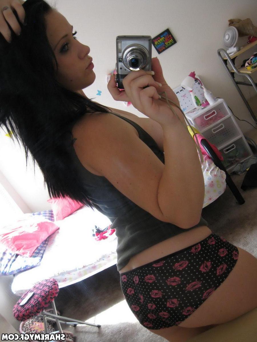 12P Busty girlfriend takes selfshot pictures of her big perfect tits