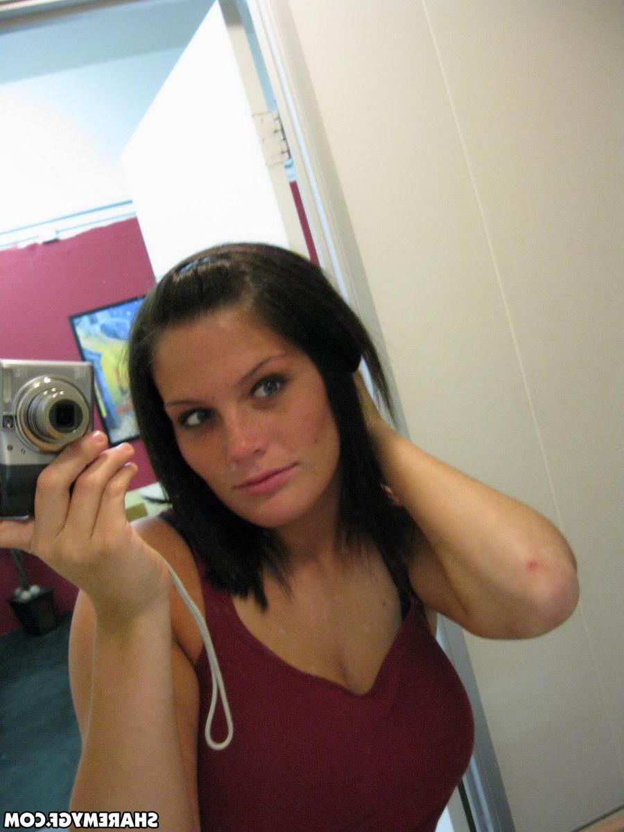 12P Big breasted girlfriend takes selfshot pictures of her huge tits