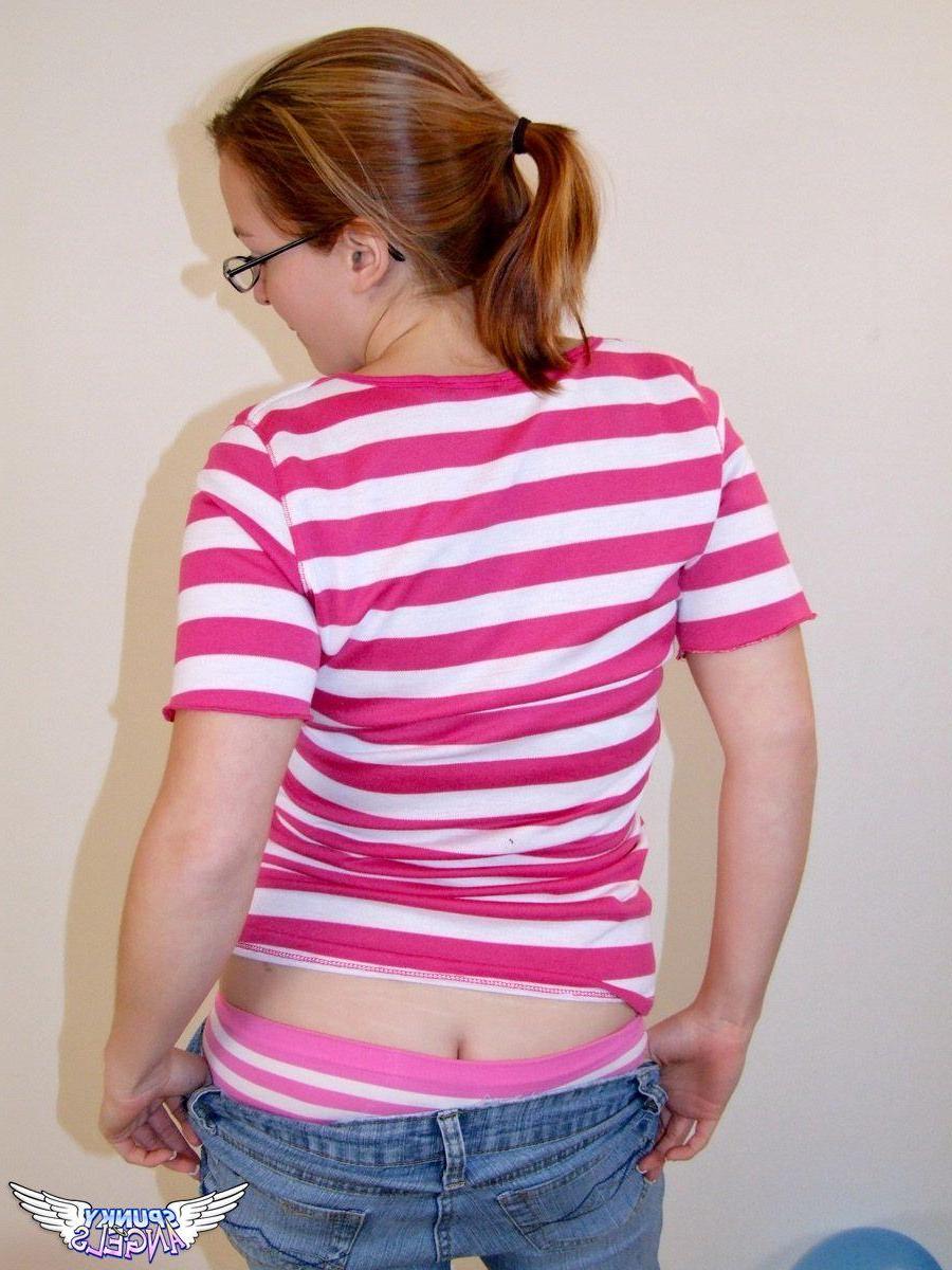 20P Pictures of a cute teen in glasses and balloons