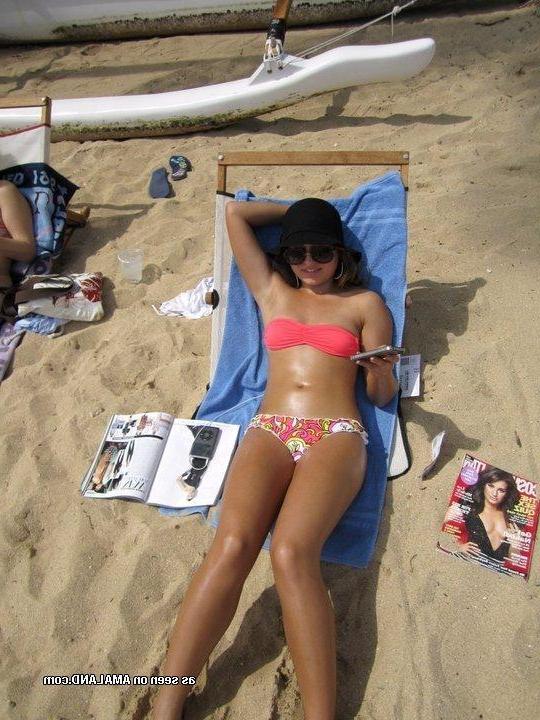 14P Pictures of hot teen girlfriends posing in bikinis