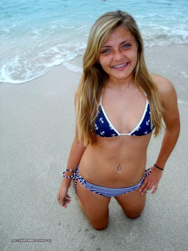 14P Pictures of hot teen girlfriends posing in bikinis