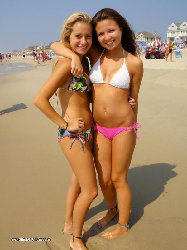 15P Nice wild picture collection of hotties posing outdoors