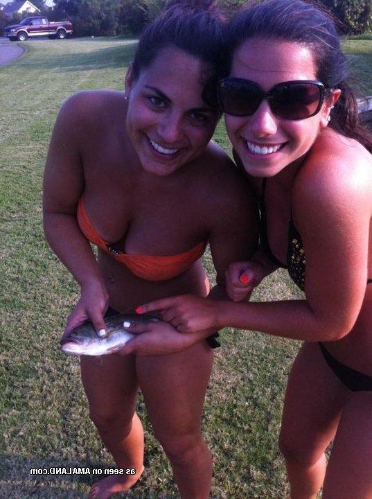 15P Nice wild picture collection of hotties posing outdoors