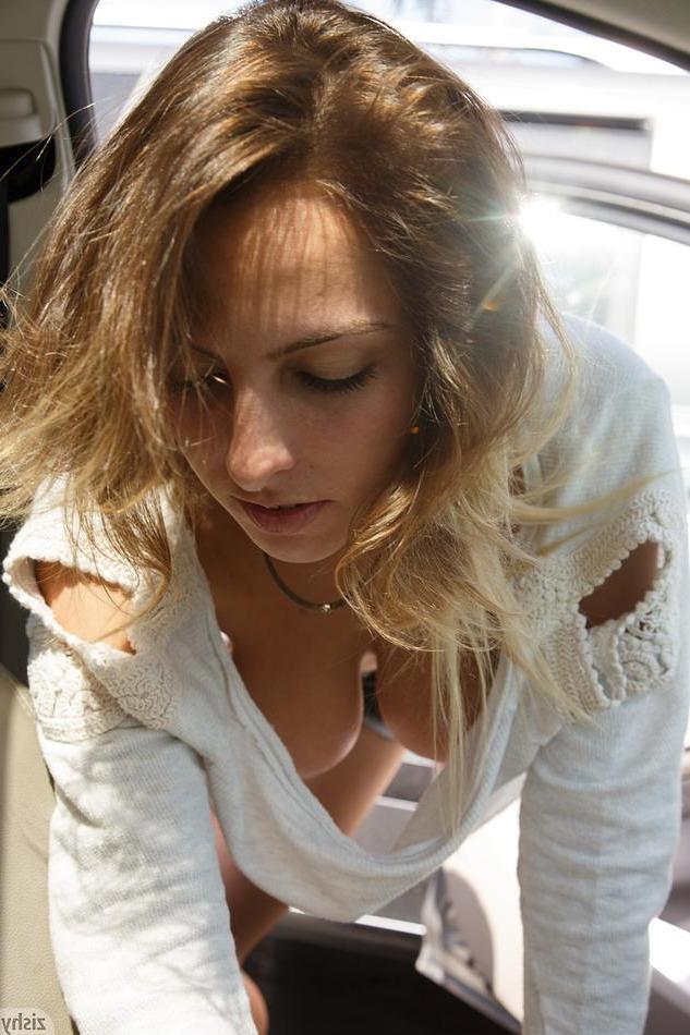 8P Stunning girl Comet Nox flashes her big round boobs outside