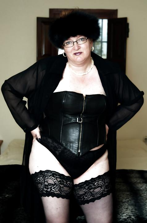 16P Mature-BBW-Ladies 44