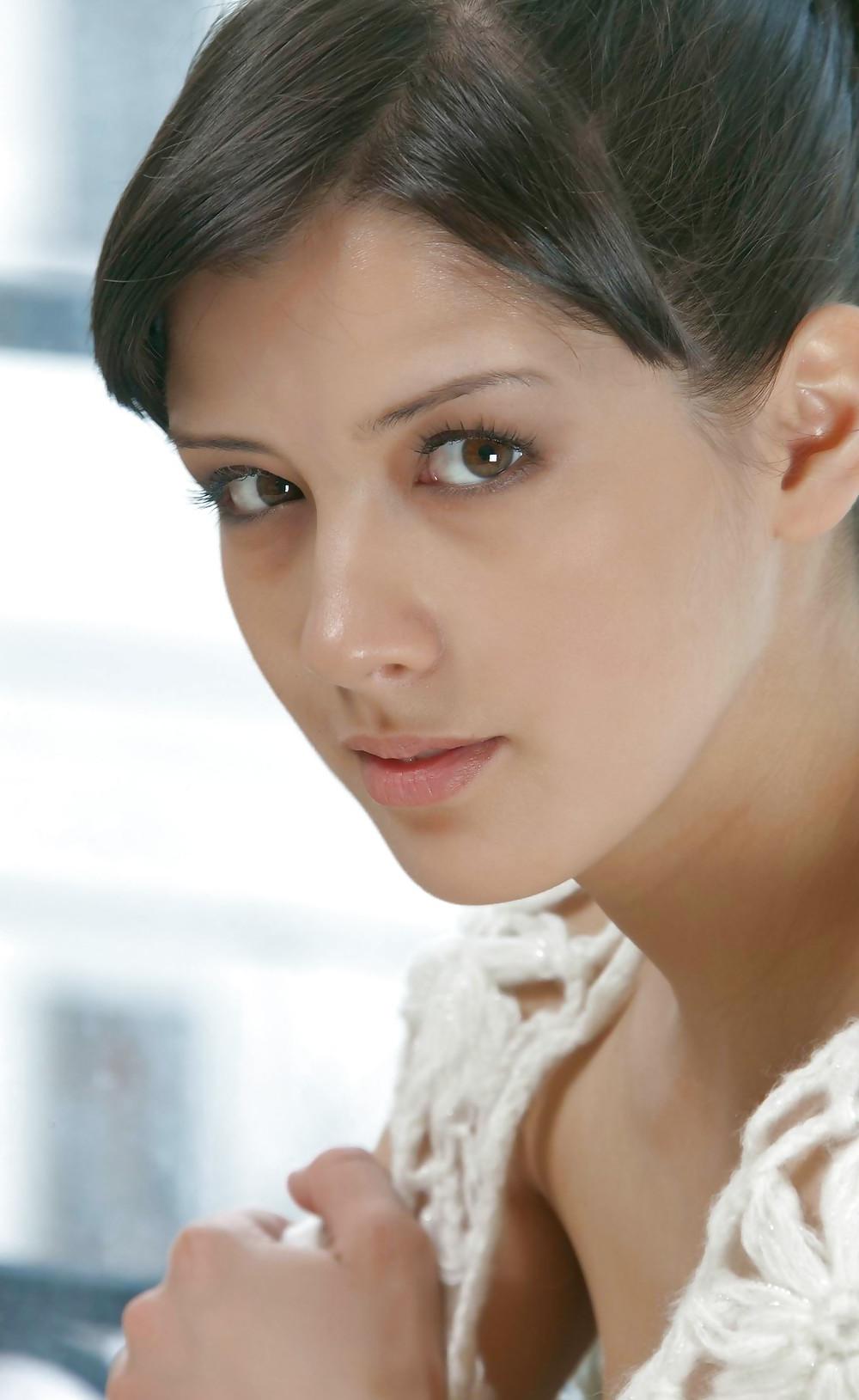 20P CUTE, YOUNG AND SO BEAUTIFUL 45