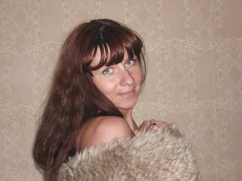 25P Wife loves posing naked
