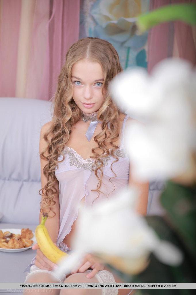 18P Pictures of stunning teen girl Milena D looking like an angel