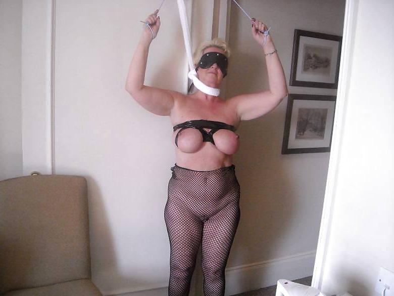 23P Chubby Amateurs with bound breasts