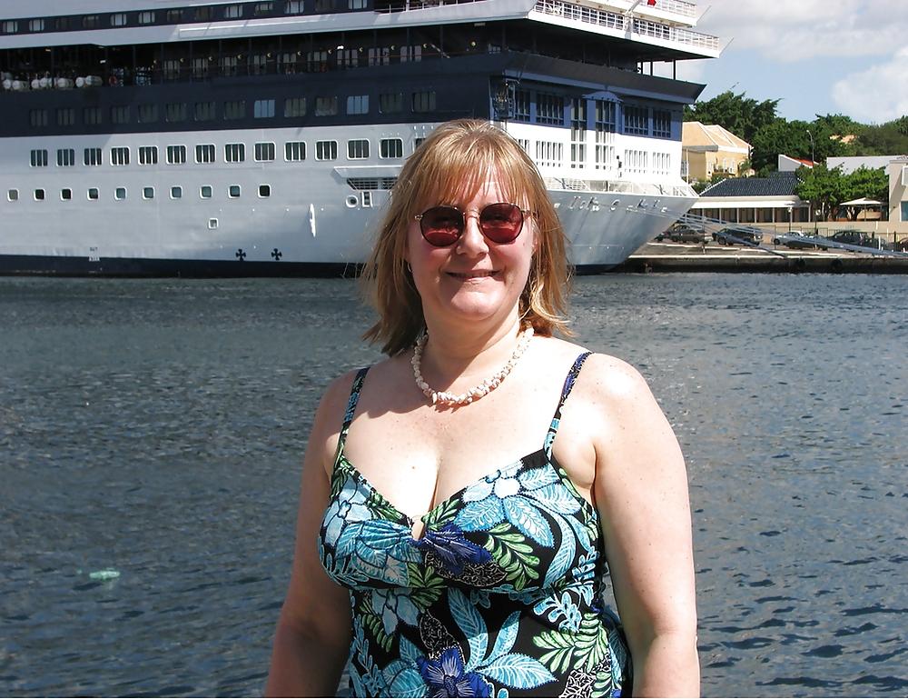 13P New England GILF