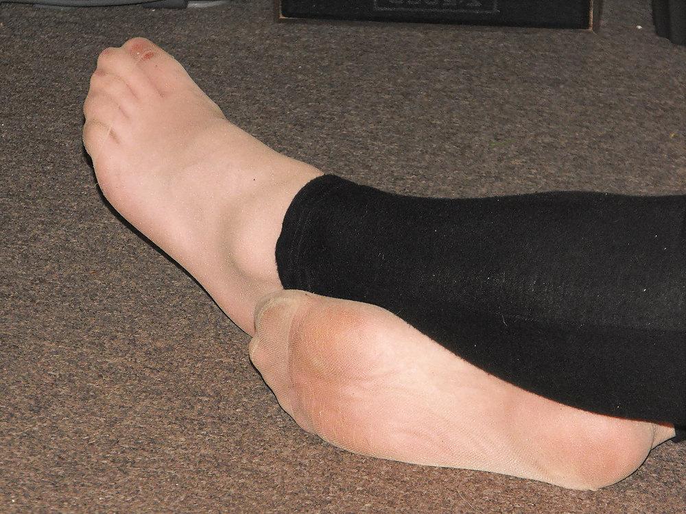 9P Very worn tan tights
