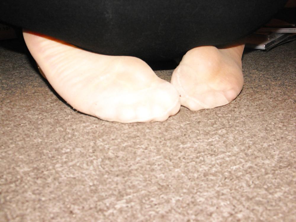 9P Very worn tan tights