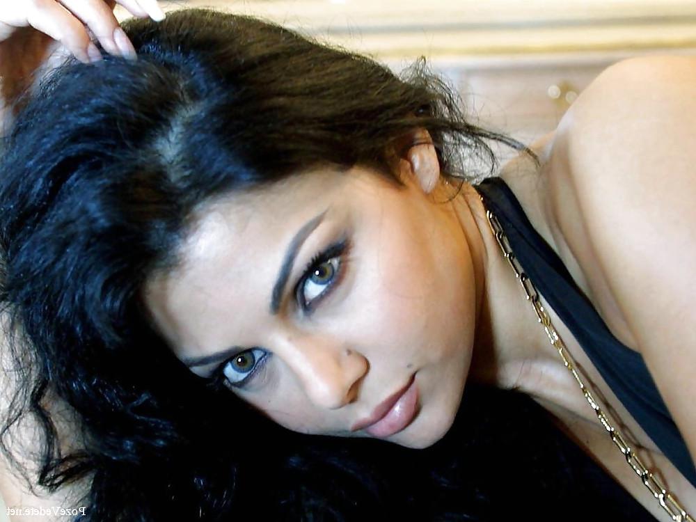 25P SEXY ARAB CELEBRITY 