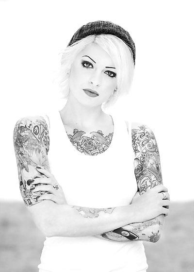25P Sexy tattoo girl
