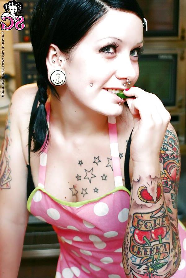 25P Sexy tattoo girl
