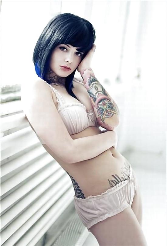 25P Sexy tattoo girl