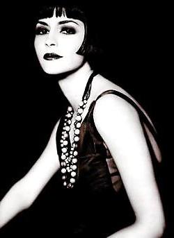 25P I want to fuck Audrey Tautou so bad 