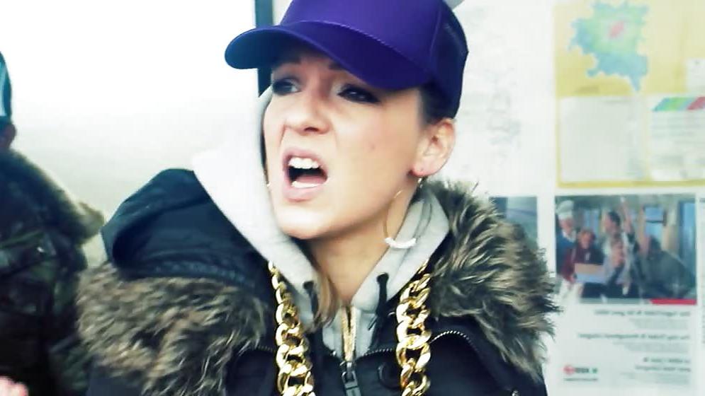 18P Carolin Kebekus - German hot Comedian