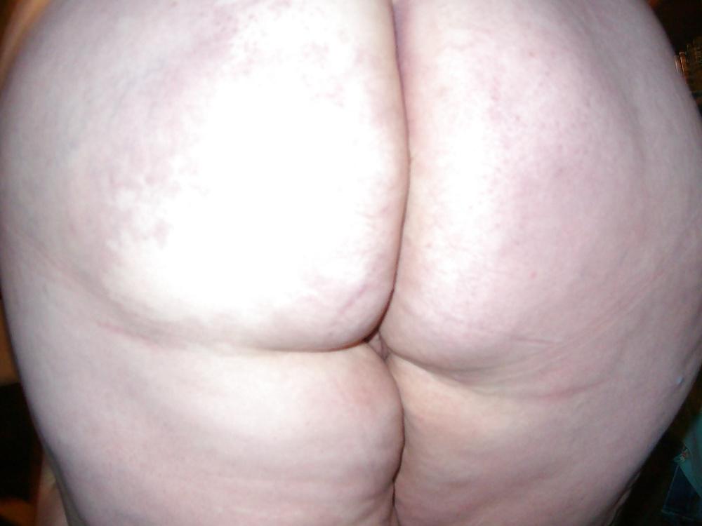 21P WHO KNOWS ME? SEND ME A PM I HAVE A SURPRISE FOR YOU.