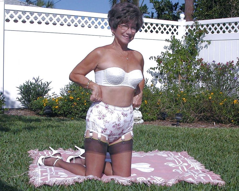 25P Beautiful mature in lingerie