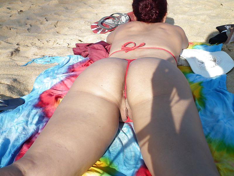15P Bikini Nude Exhibitionist
