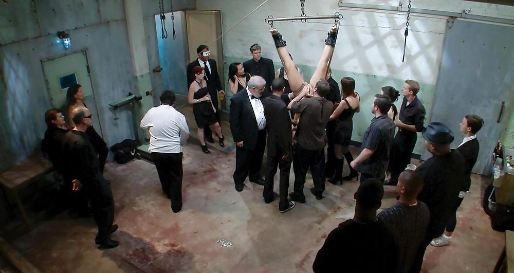 7P Bdsm and submission in puplic