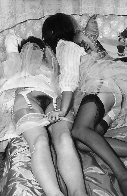 25P Vintage Lesbians 2