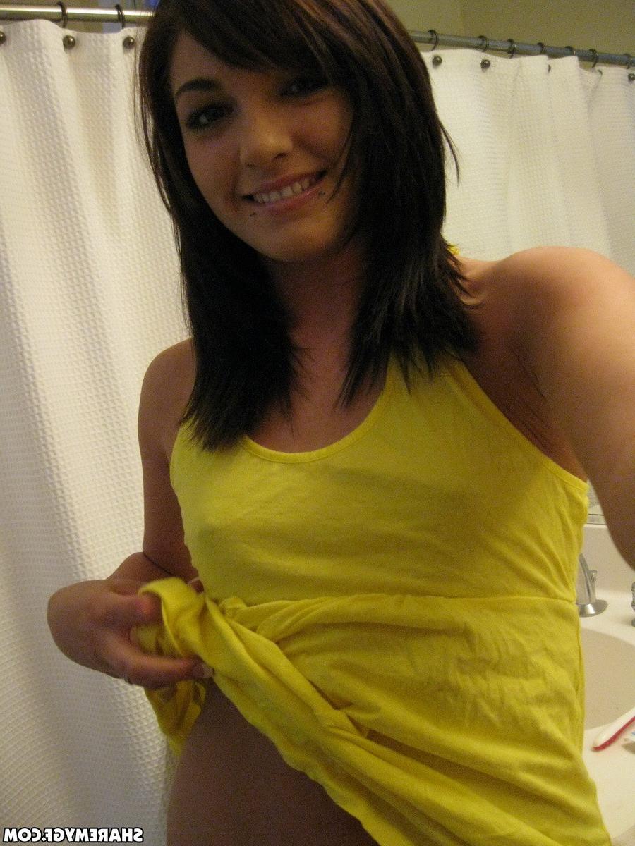 12P Perky girlfriend taking selfies of pussy for boyfriend