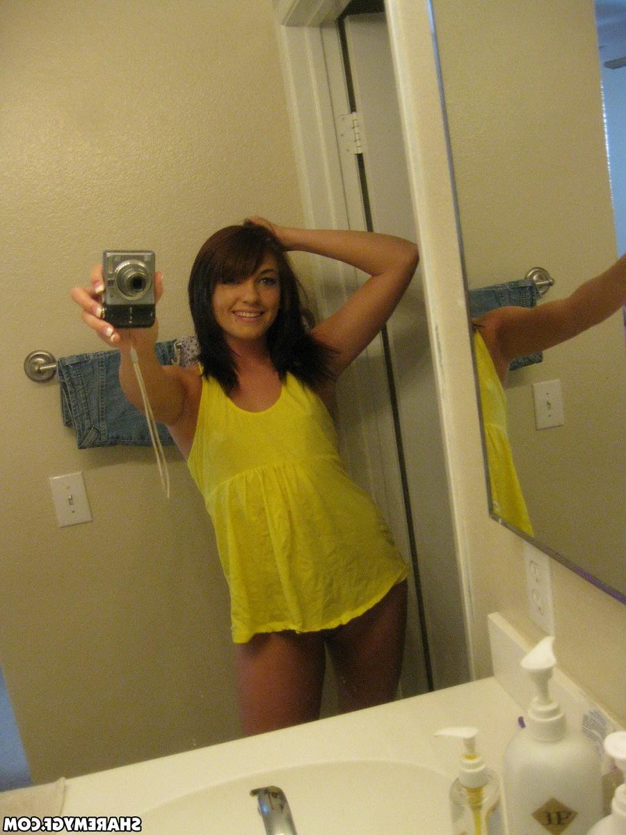 12P Perky girlfriend taking selfies of pussy for boyfriend