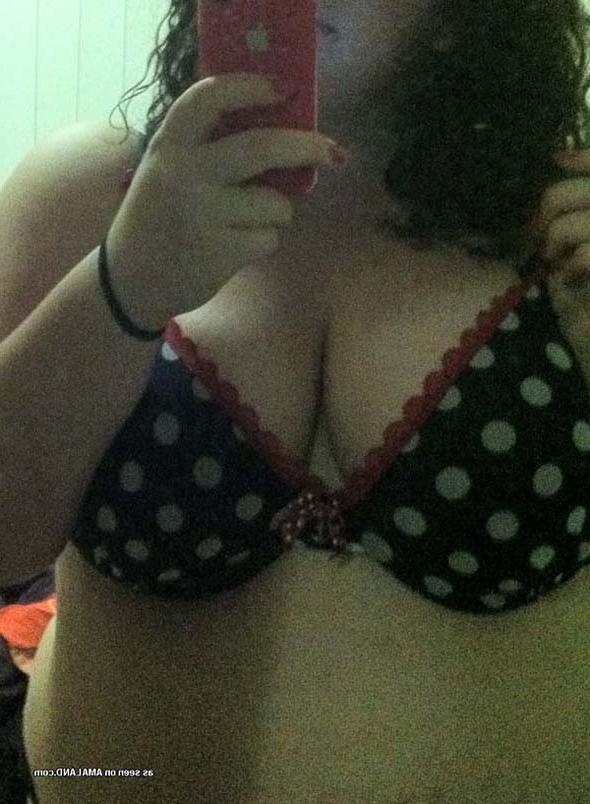 10P Picture selection of steamy hot amateur plumpers