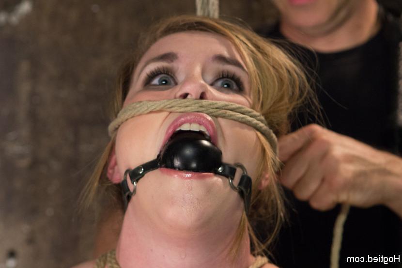 15P Horny 18 Year Old Slut Teased and Orgasmed in Tight Rope!