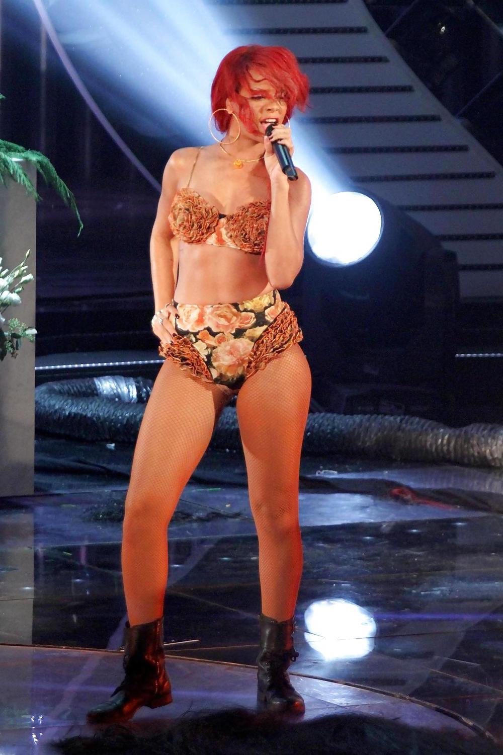 25P Rihanna