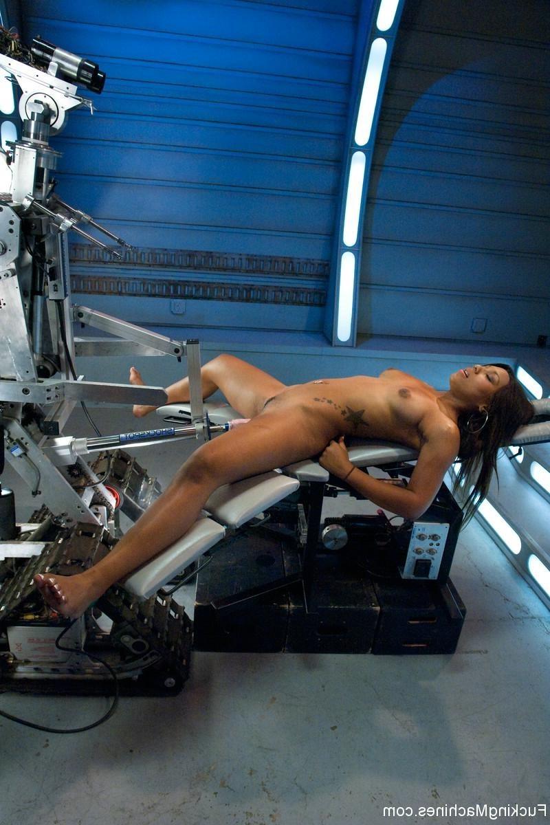 16P Theres a Girl on the End of That Robot Cock and Shes Cumming