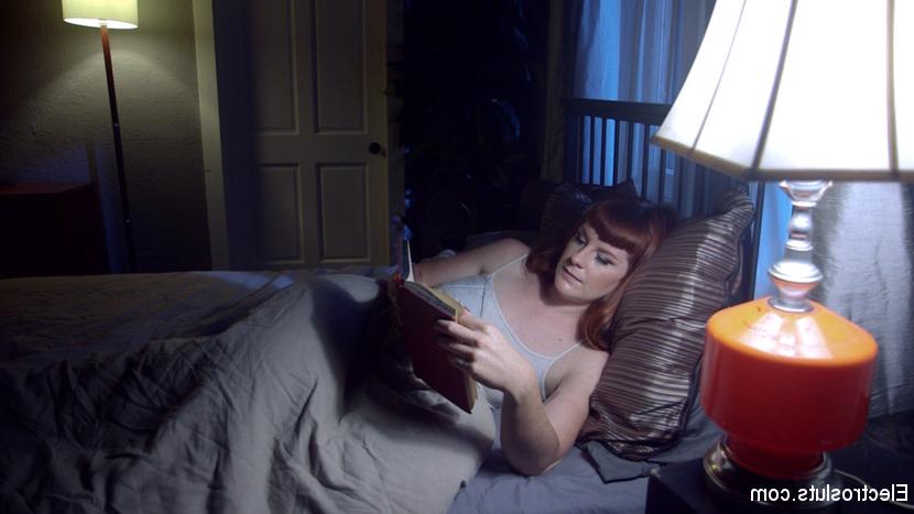 15P Fresh meat Barbary Rose, falls asleep to find herself in an otherworldly medical