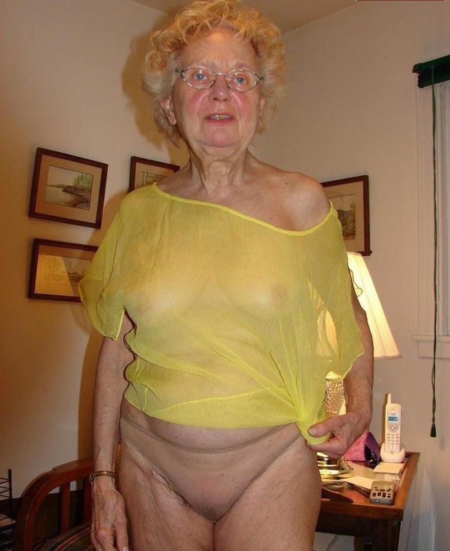 10P Old Amateur Grannies