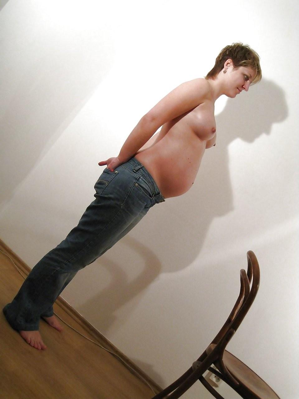12P Horny pregnant hotties photos