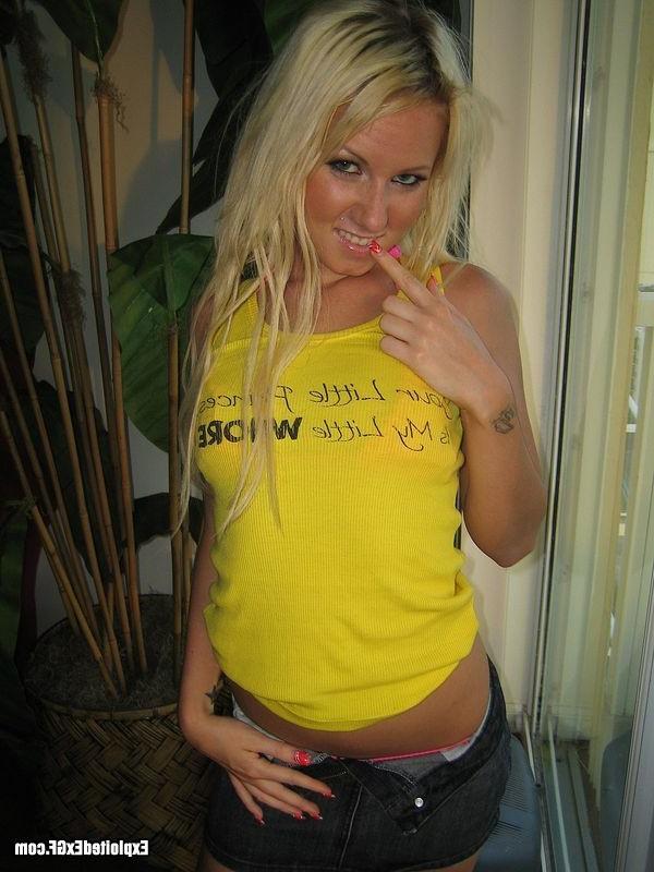 12P Camera whores have their private images shared with the net