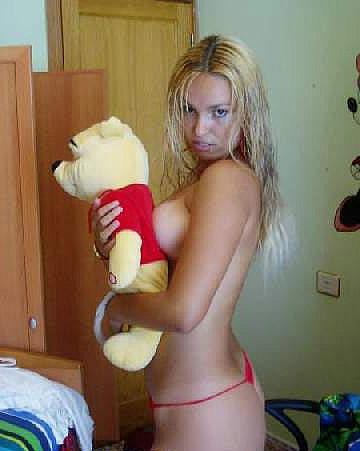 12P Real girls posing nude for their cameras