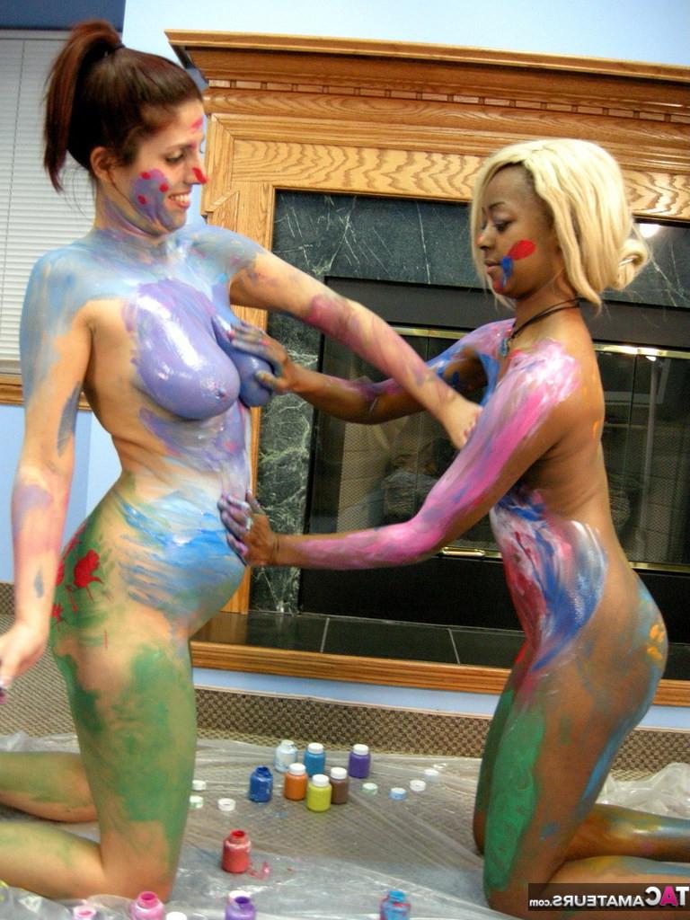 20P Lesbian Messy Body Paint