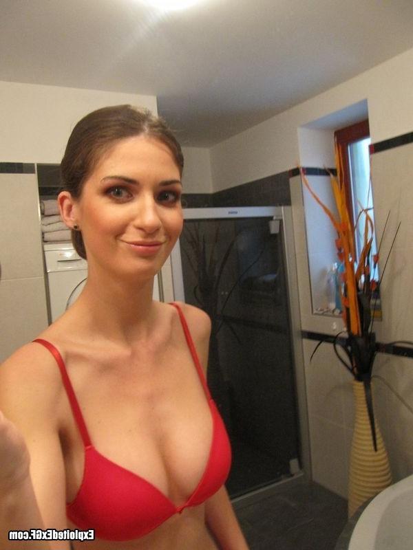 12P Pretty amateurs have their private pics shared online