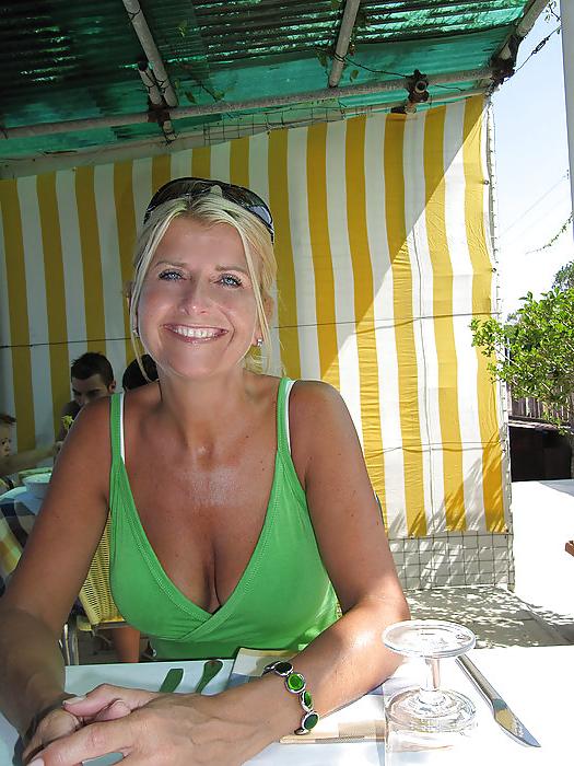 25P Sexy mom Chantal