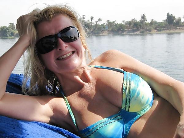 25P Sexy mom Chantal