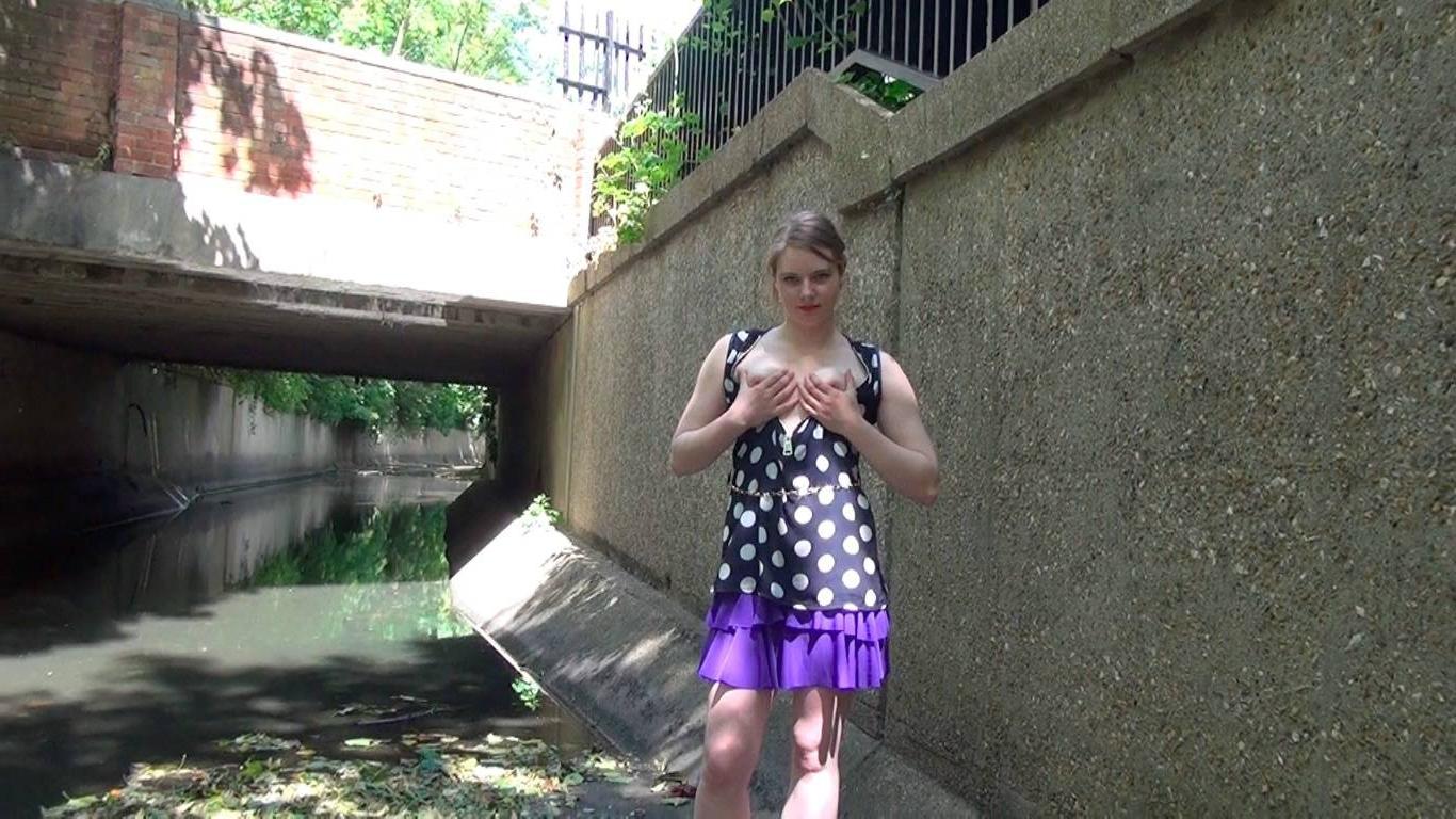 16P Amateur flashing Alice exhibitionist teasing and outdoor public 